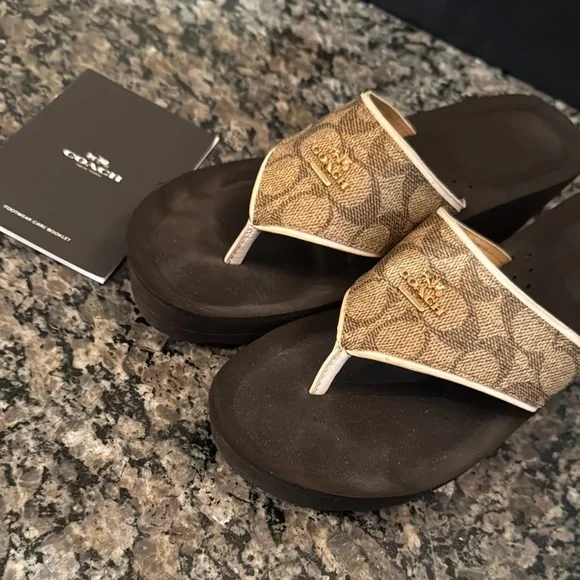 Coach Signature Brown and Tan Flip Flops 8.5 - Picture 11 of 16